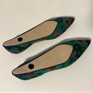 NWT Rothy’s Green Botanicamo pointed toe flats, size 10. In original box.